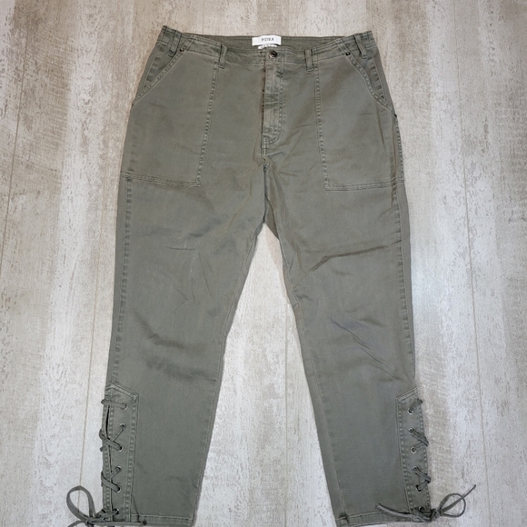 Pistola Lace Up Ankle Army Green Cargo Crops Pants - Picture 1 of 10